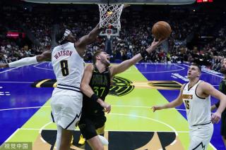 在小凯撒球 在小凯撒球