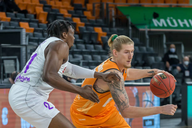 务可能让他 务可能让他